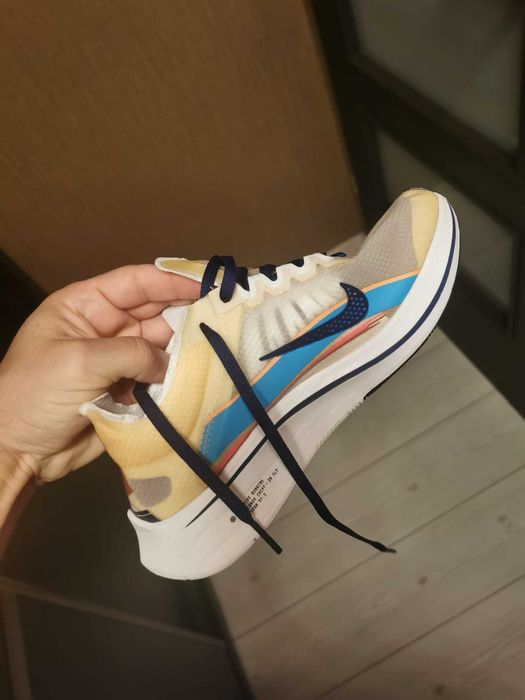 Vand adidasi Nike  masura 37.5
