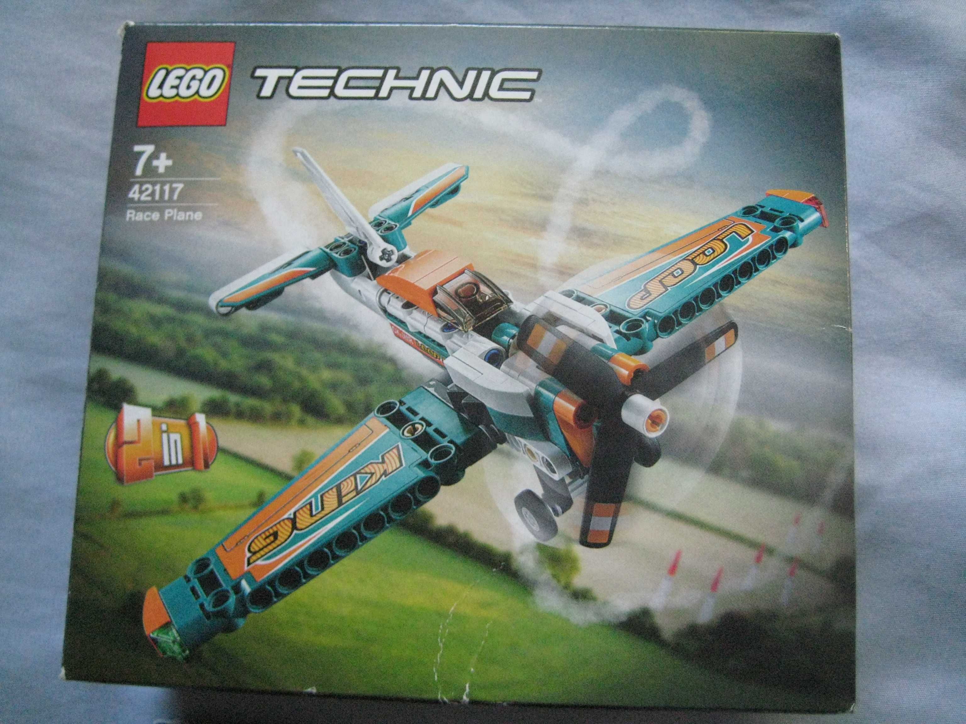 Продавам сет LEGO® Technic 42117 - Състезателен самолет