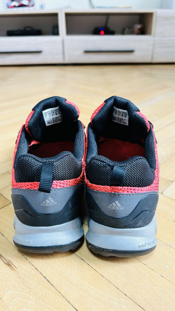 Туристически обувки Adidas Traxion 41 номер