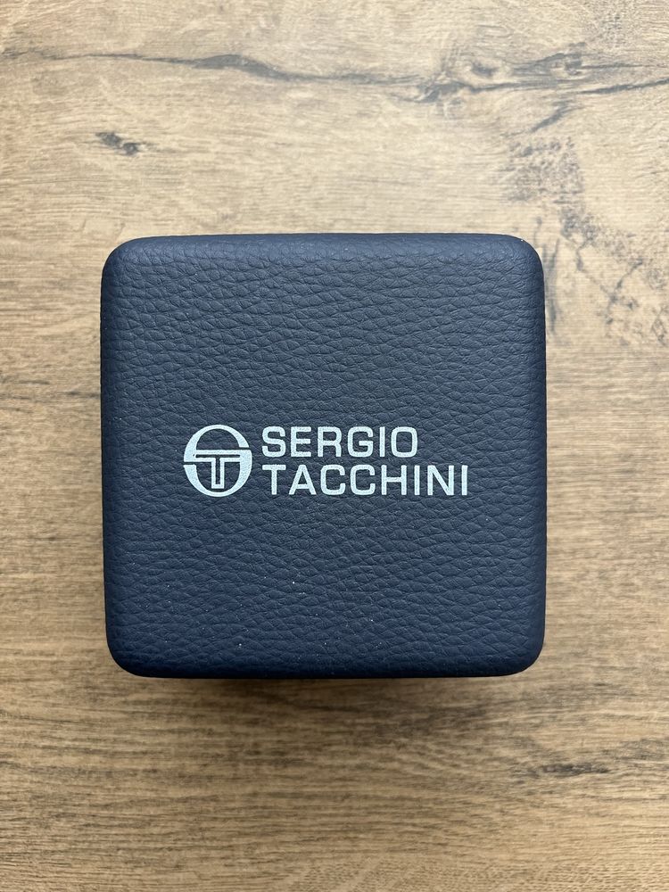 Часовник Sergio Tacchini