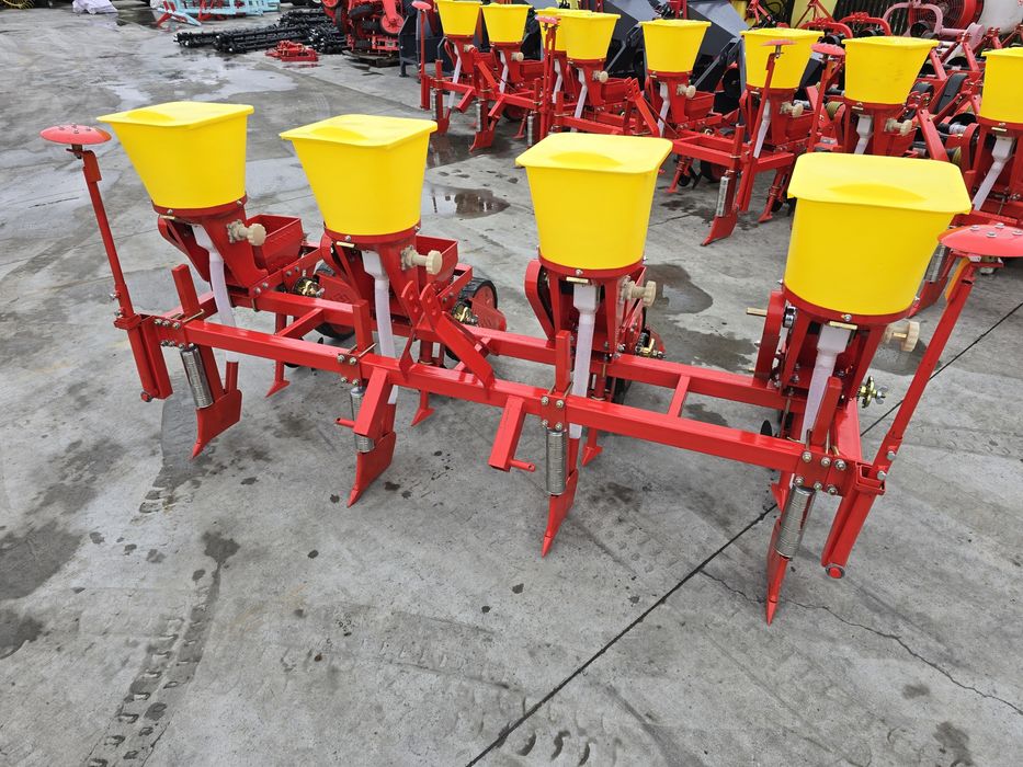 Semanatoare porumb mecanica 4 sectii