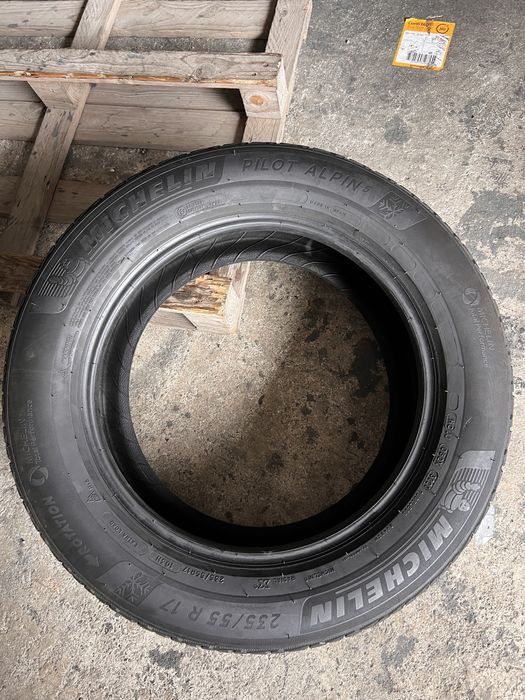 4 anvelope iarna 235/55/17 , Michelin , DOT 2020 , 6 mm