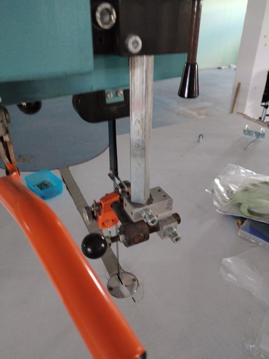 Vând mașină de tăiat materiale textile. Bazic