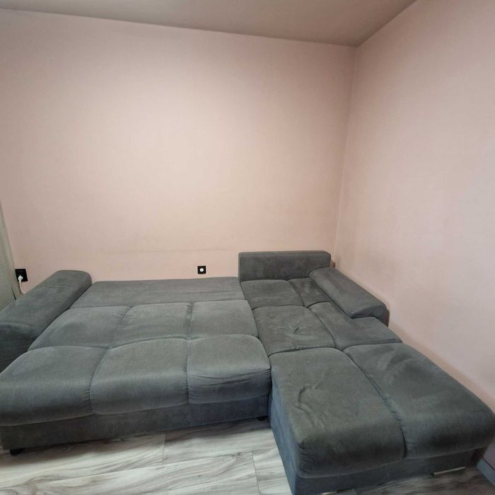 Сив разтегателен диван