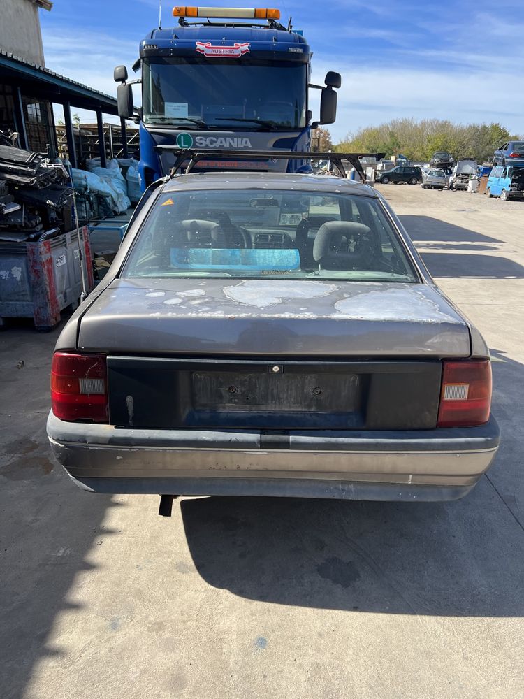 Opel Vectra A 2.0  НА ЧАСТИ