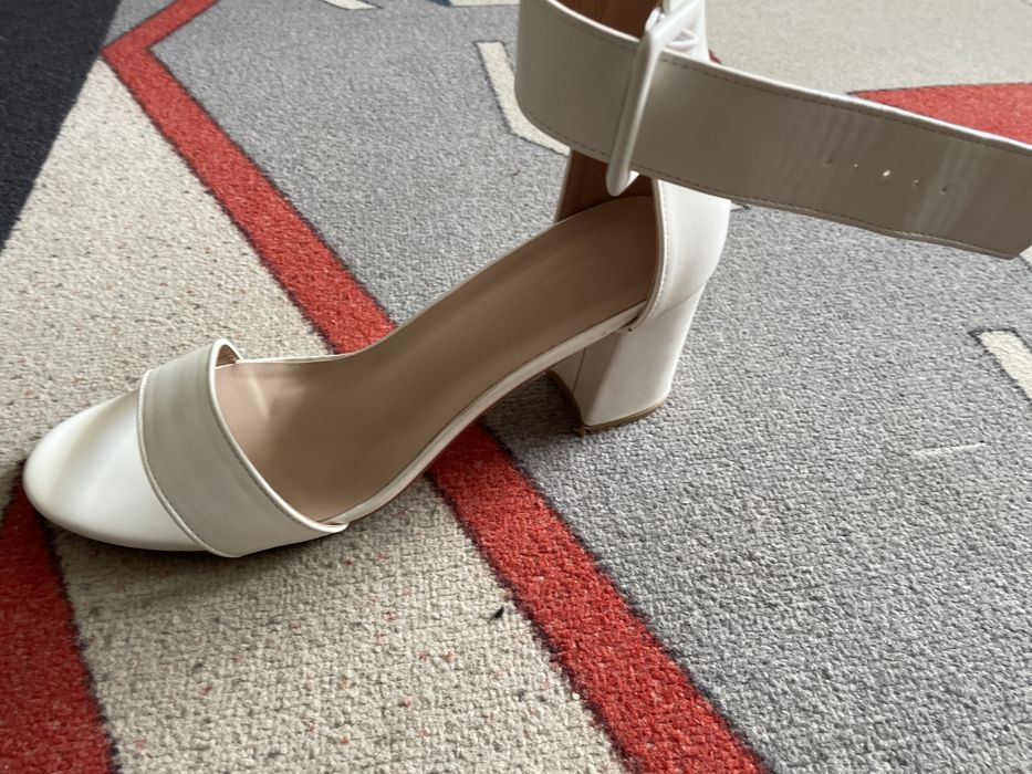 Токчета 40 от Shein