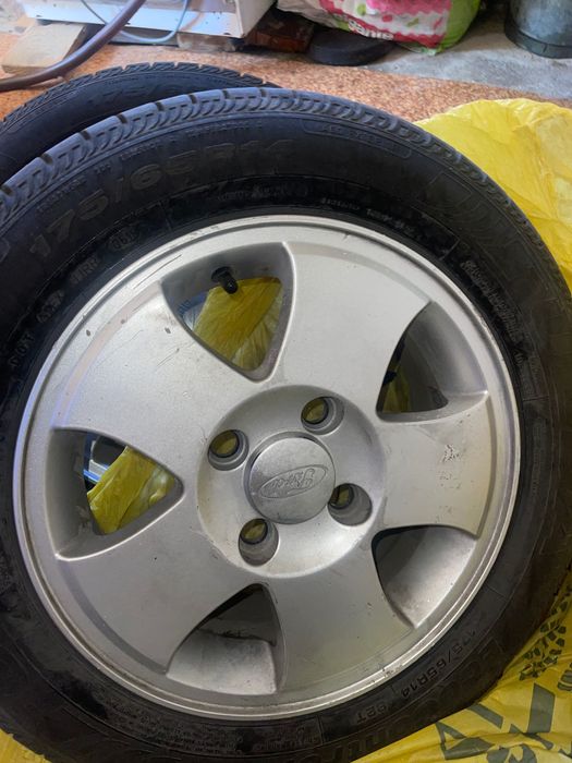 Продавам зимни гуми FULDA с лети джанти 175/65 R14