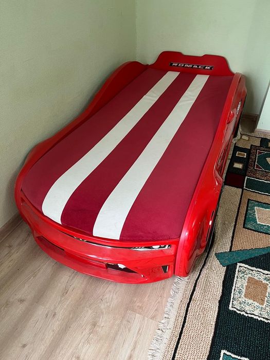 Продам кровать машину