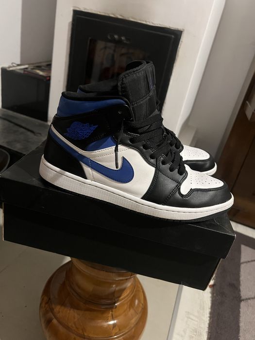Jordan 1 mid blue