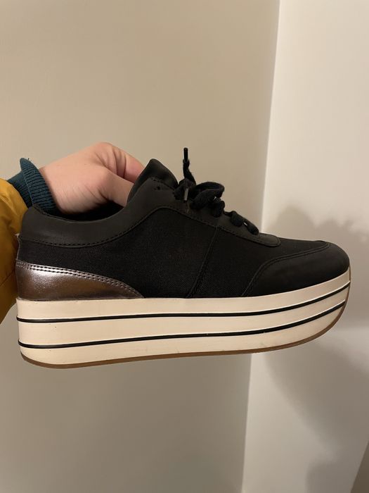 Papuci cu talpa inalta Zara