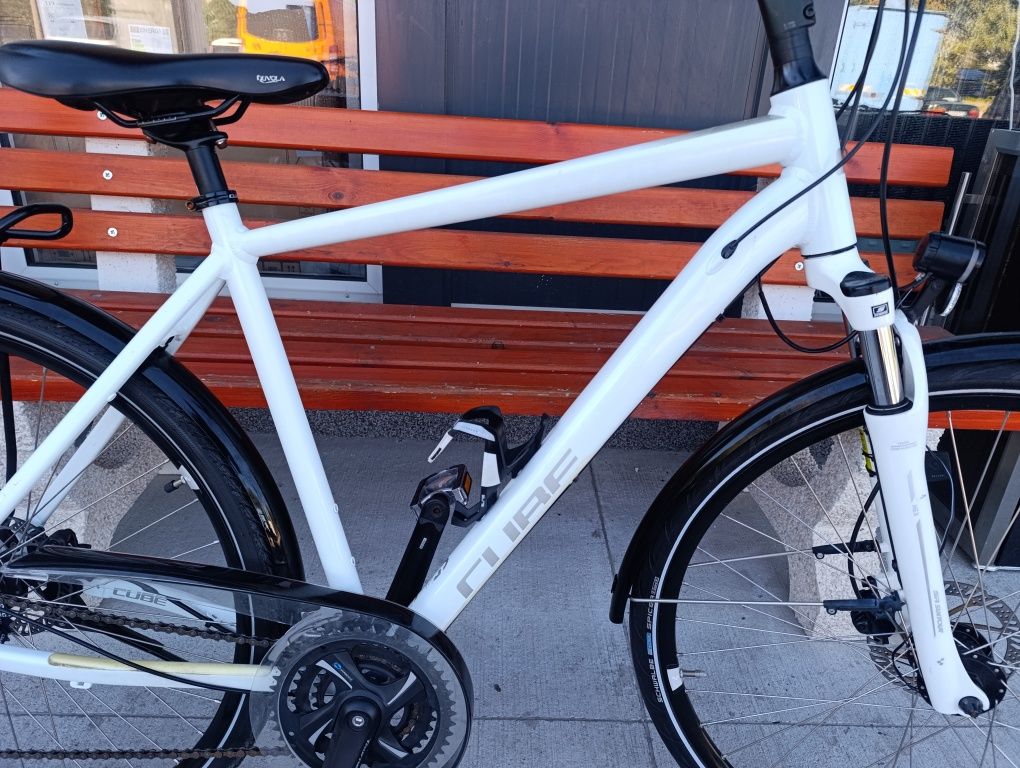 Алуминиево колело CUBE TOURING PRO 28/L