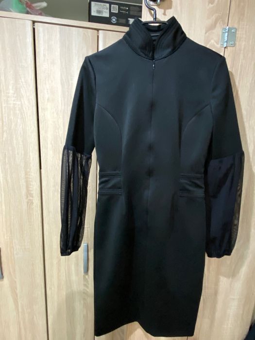 Елегантна дамска черна рокля