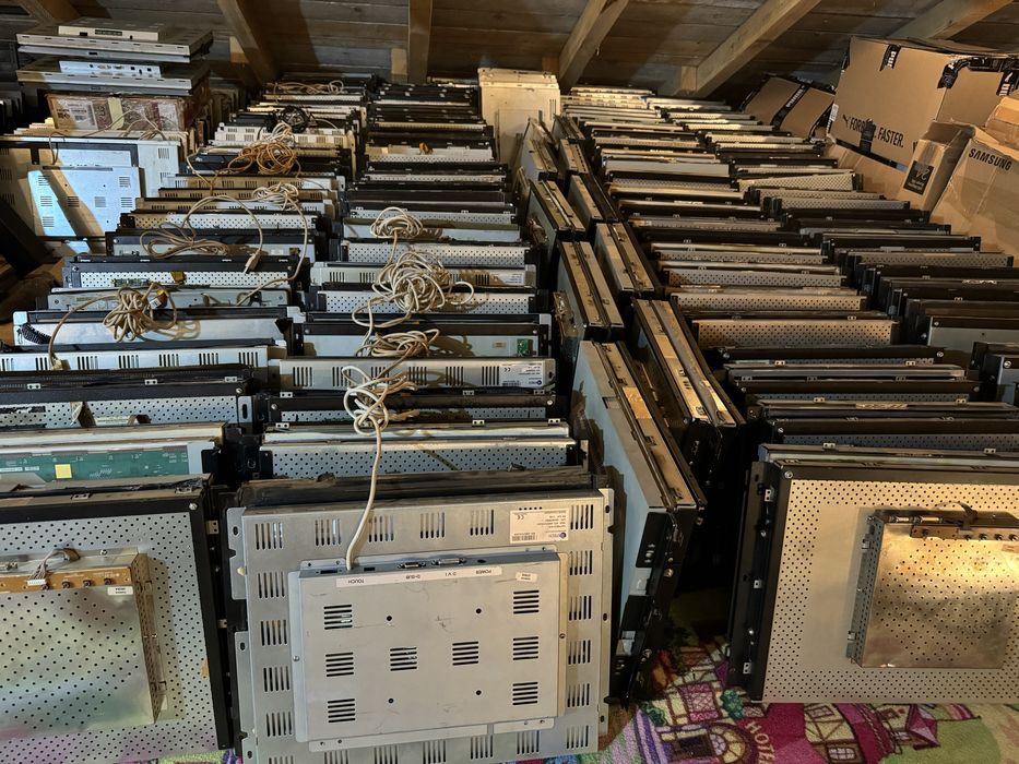 Monitoare profesionale 19”cu touch screen 3M