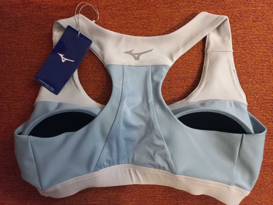 Продавам спортен екип Mizuno