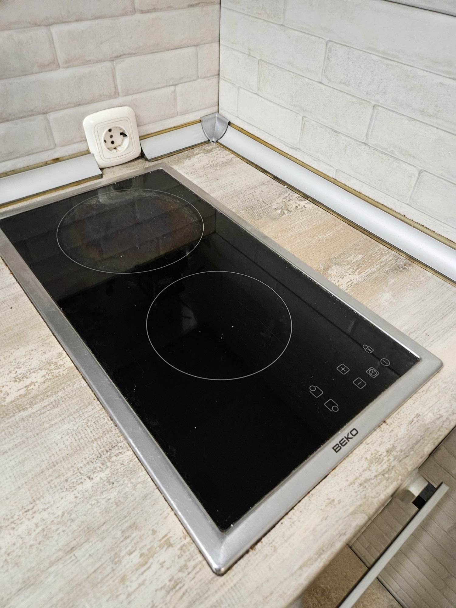 Фурна Crown и котлони Beko