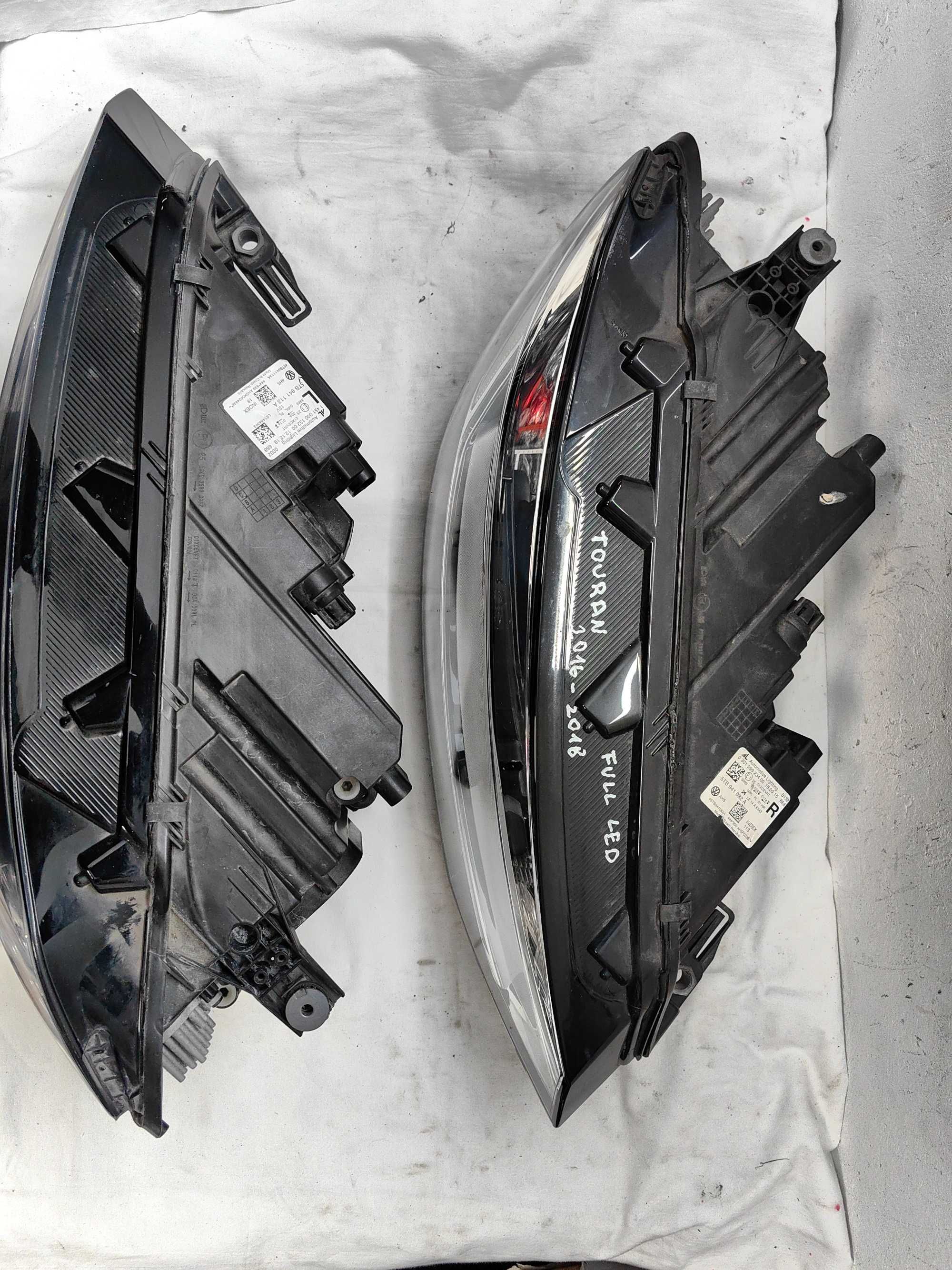 Оригинални  фарове  Vw Touran Full Led