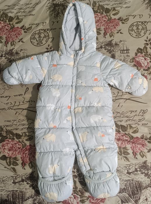 Продам 2 комбинезона