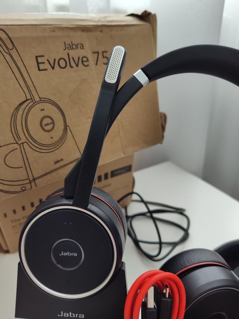 Новые наушники Jabra Evolve 75 + Зарядная станция + USB адаптер ПК США