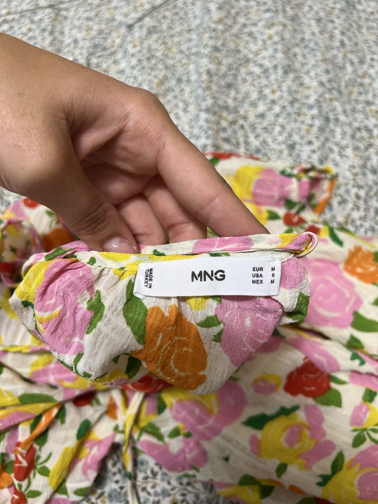 Рокля на цветя Mango