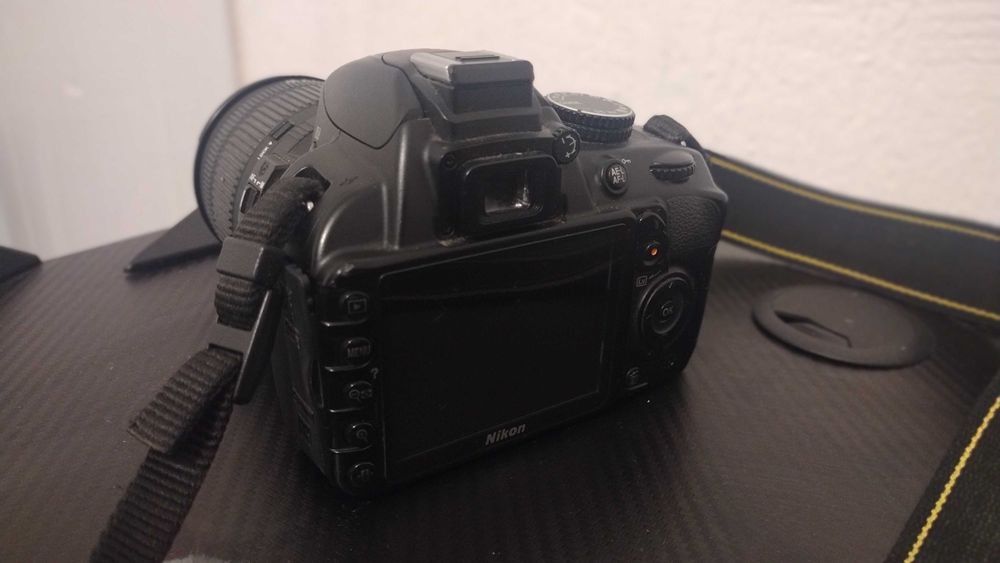 Фотоапарат Nikon D3100