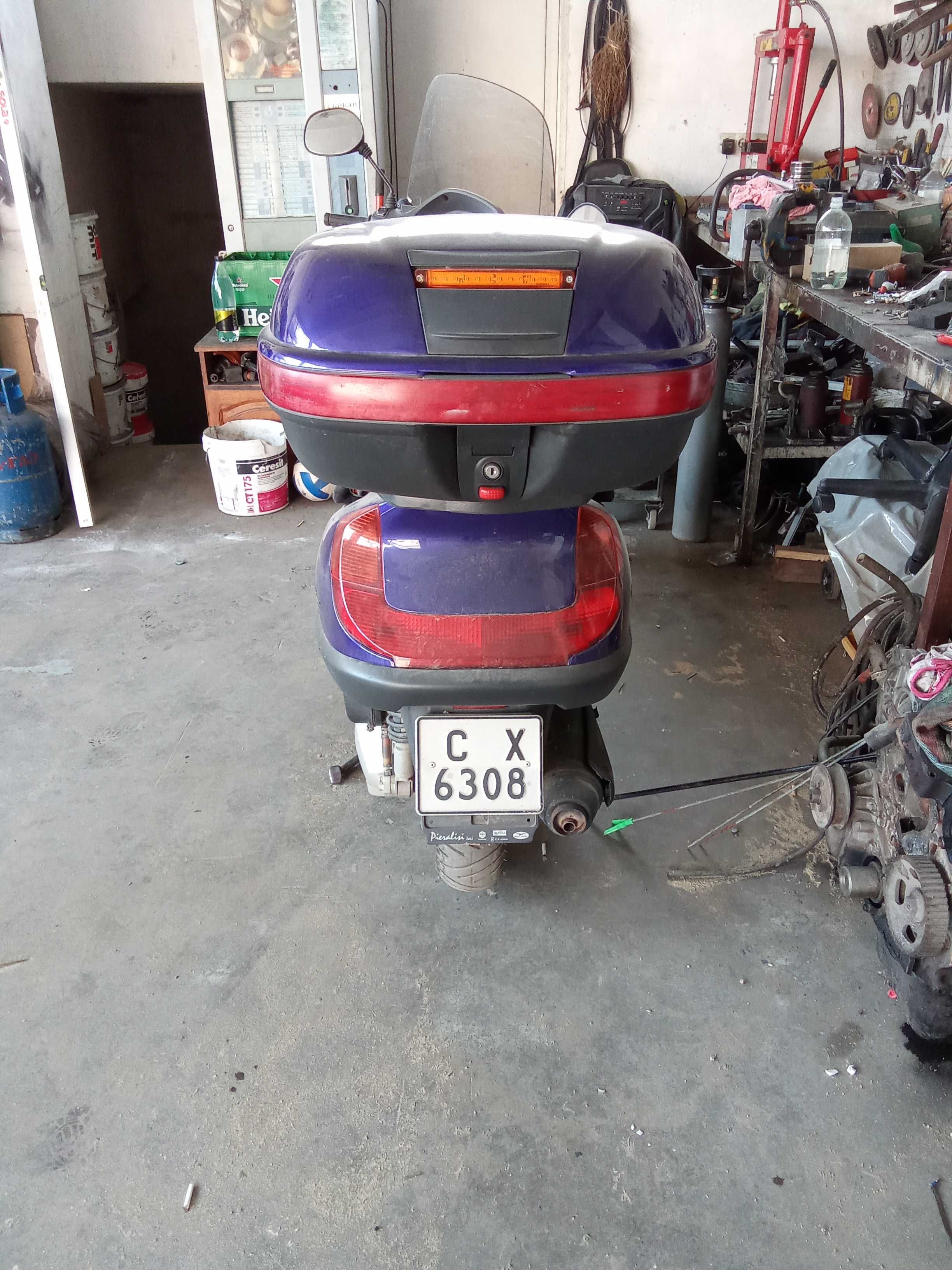Продава се скутер