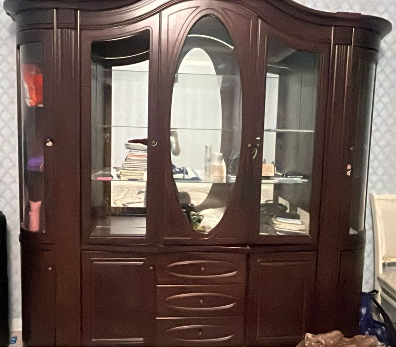 Отдам даром стенку