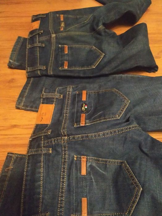 Продам джинсы подростковые