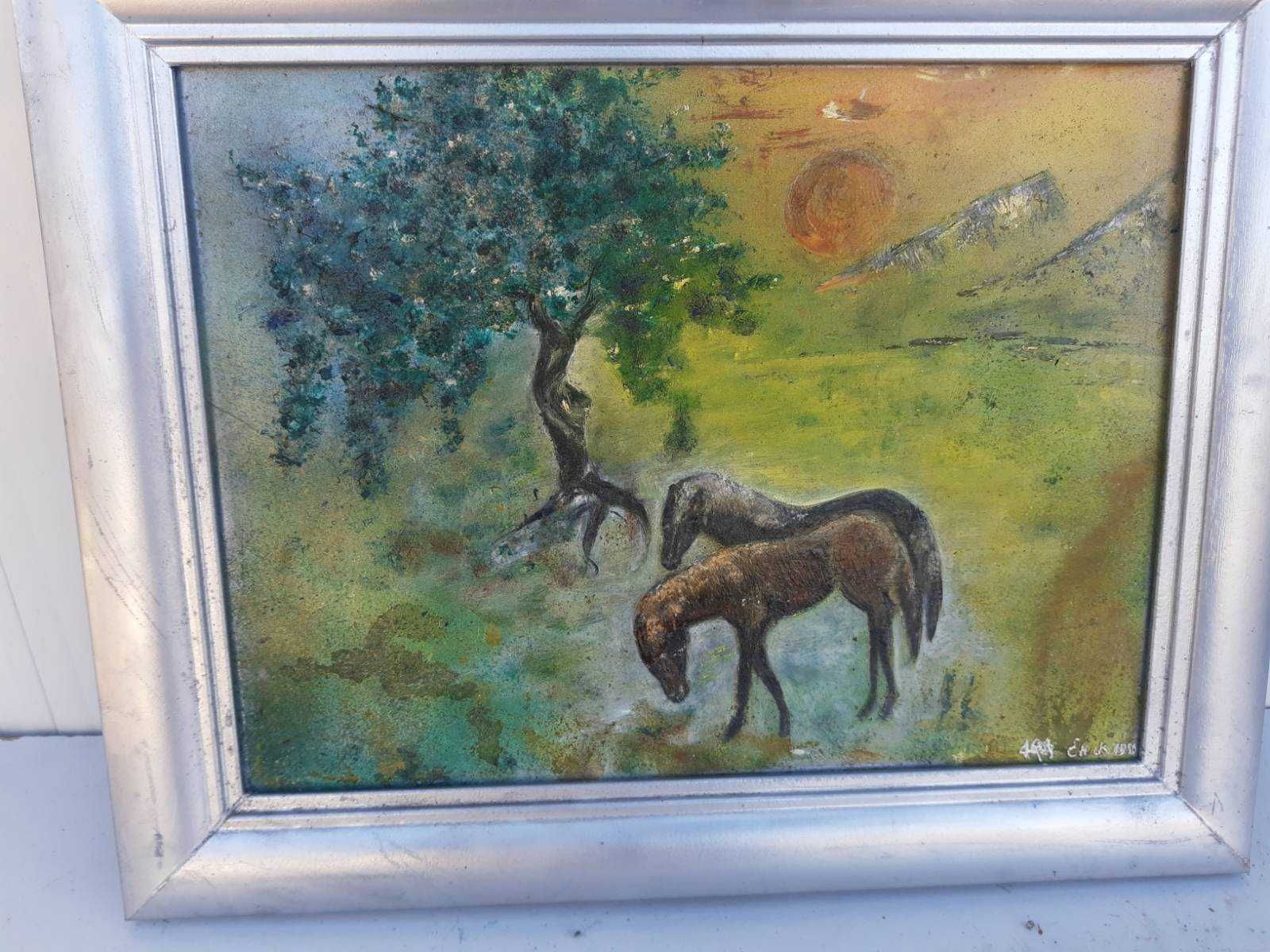Стара картина на Елена Николова с рамка Коне на разходка. Върху фазер