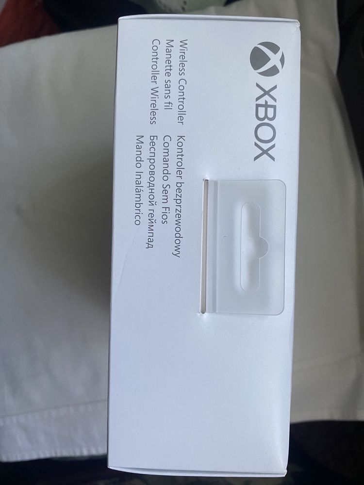 Vând controler xbox one robot white!