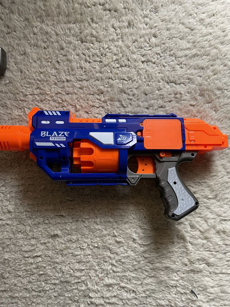 Nerf и Blaze Storm бластери