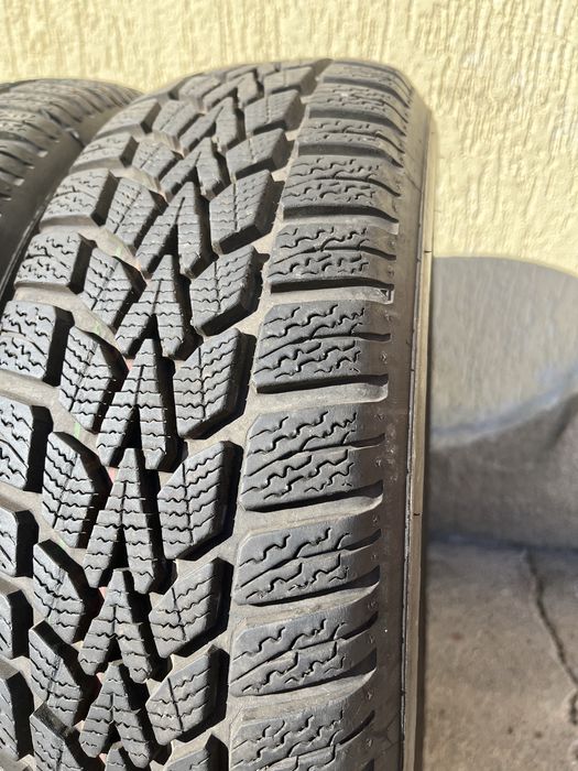 2 бр. зимни гуми 175/65/15 Dunlop 6,5 mm DOT 2217