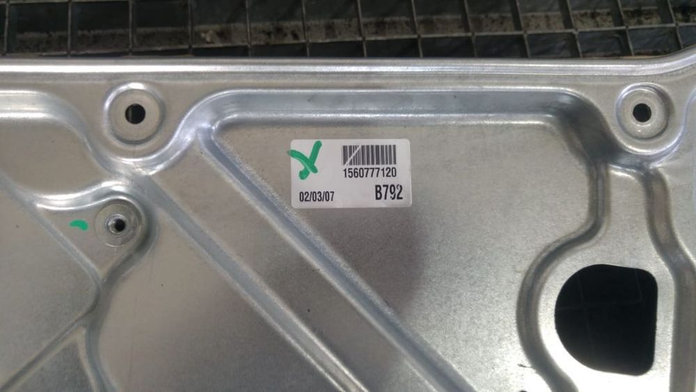 Macara usa dreapta fata alfa romeo 159 1560777120