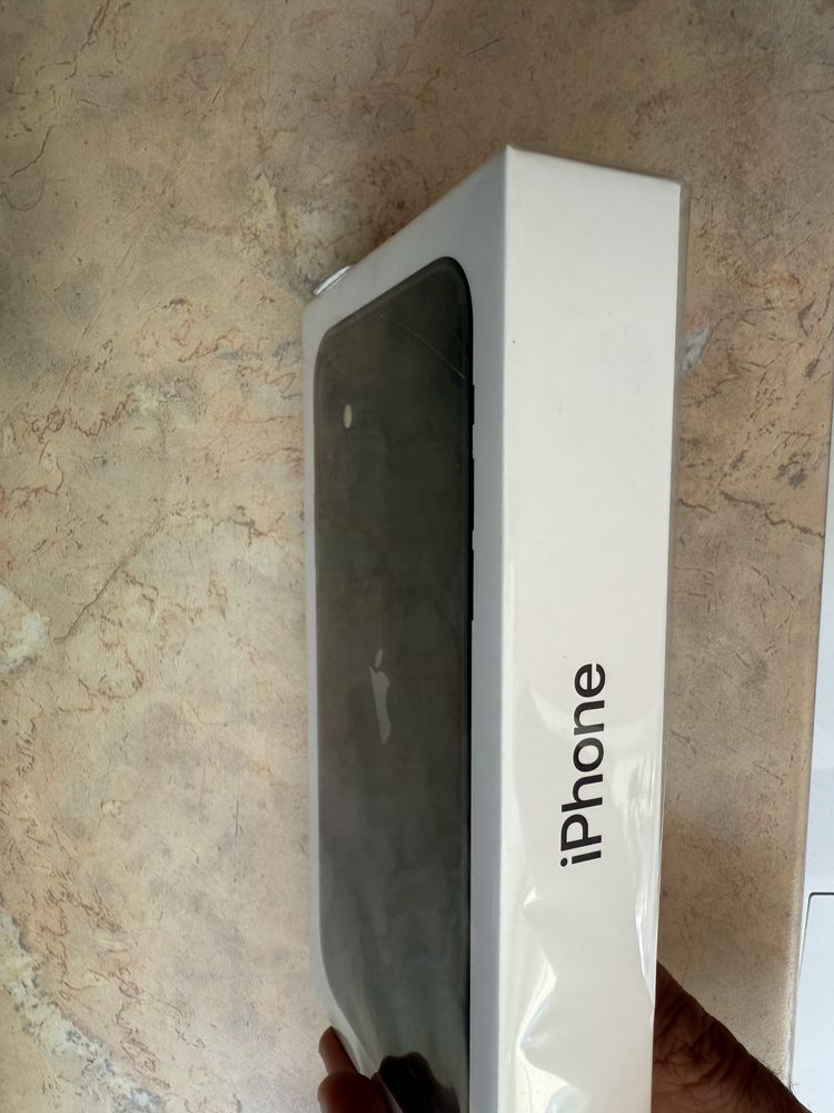 Чисто нов Iphone 11 неразопакован
