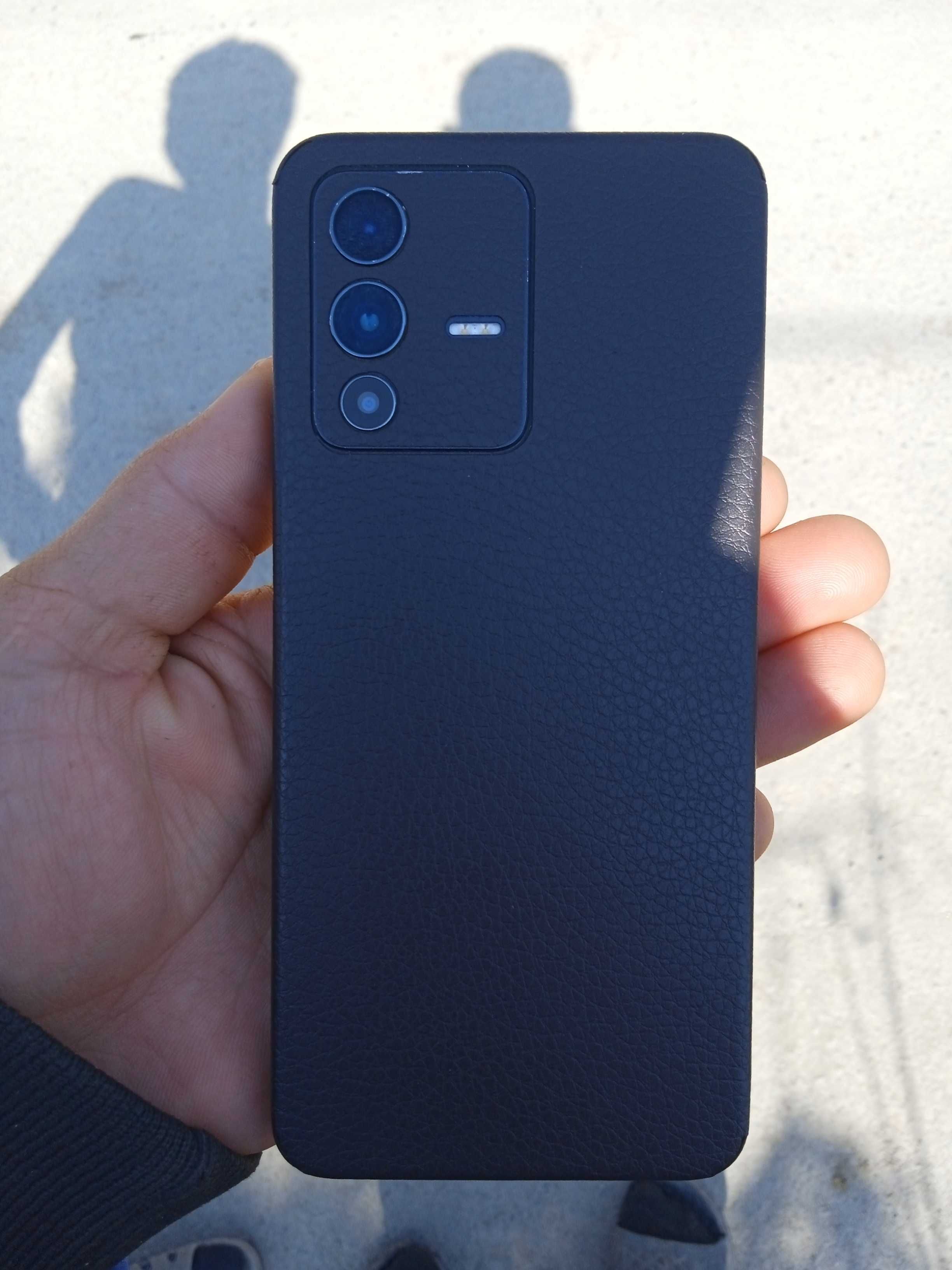 Vivo V23 5G 128 GB 8GB golden