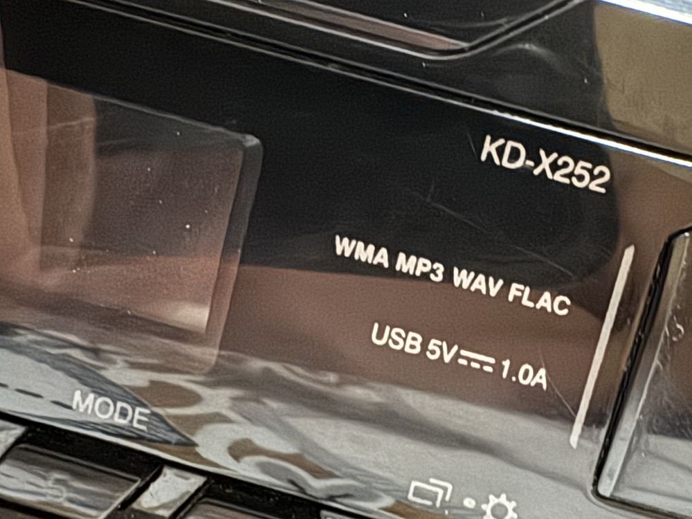 JVC KD-X252 MP3 плейър