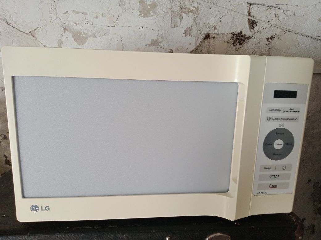 Продам микроволновую печ LG