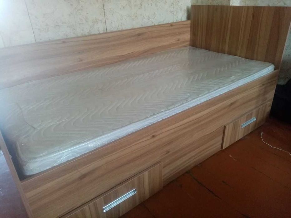 Кровать для спальни