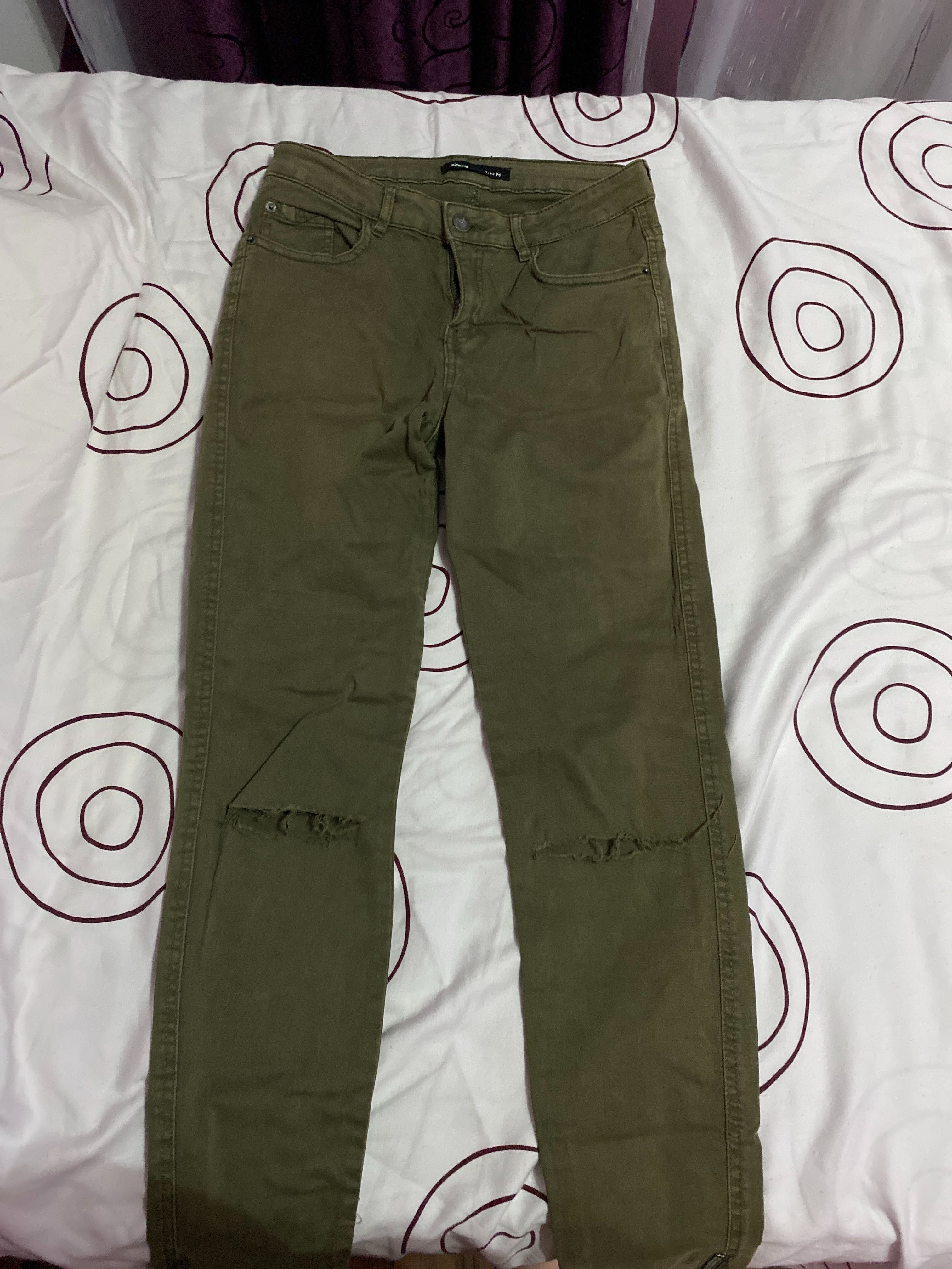 Vând jeans H&M la 30 lei perechea