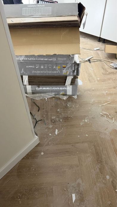 Ламинат елка и плинтус