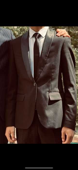 Черный костюм (смокинг)