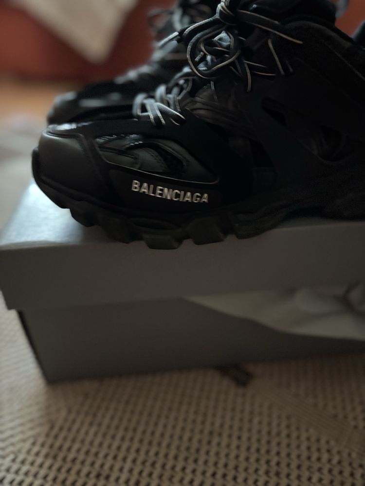Balenciaga track - като чисто нови