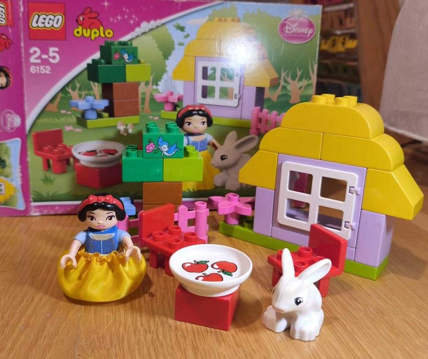 LEGO DUPLO Disney 6152 - Casuta Albei ca Zapada