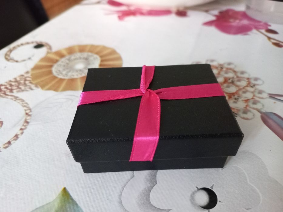 Set bijuterii cu piatra rubinie, placat cu argint