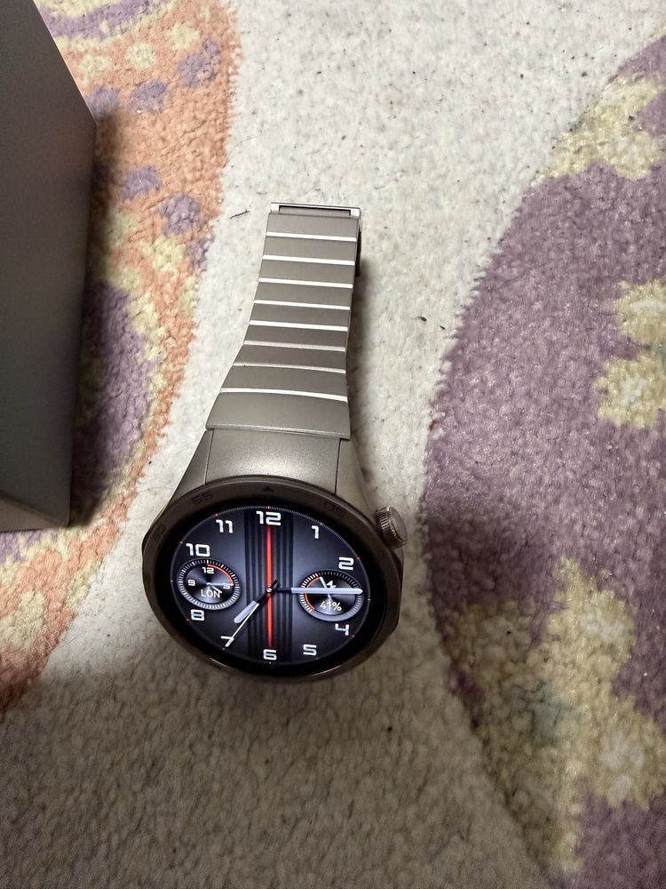 Продавам часовник Huawei Wacth GT4