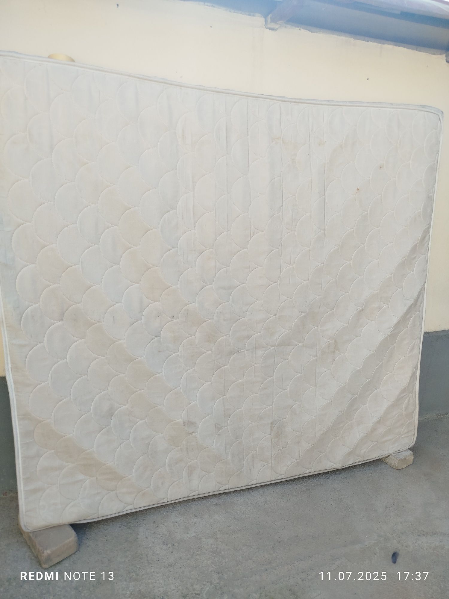 Matras, B/U. Tekinga.
