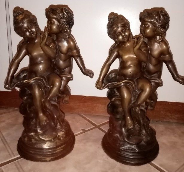 Set de 2 sculpturi, amorasi din bronz masiv, lucrătură de o foarte mar