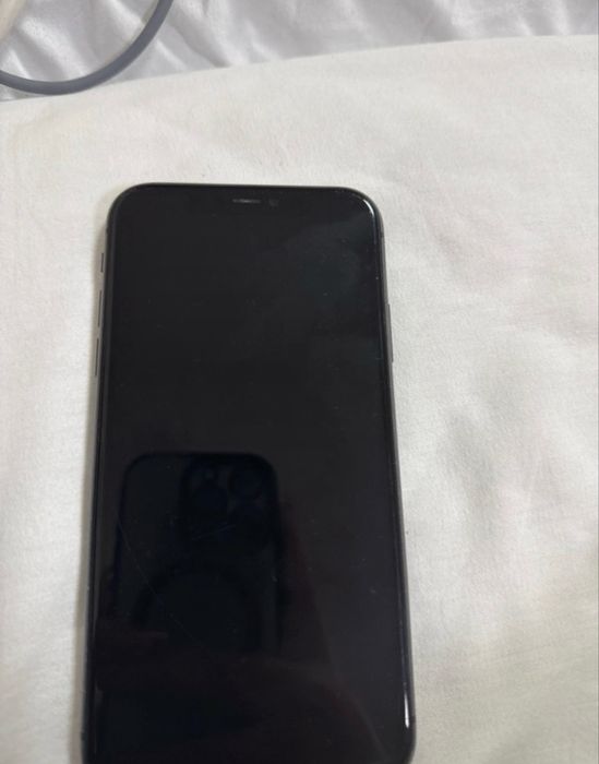 Vand Iphone 11    Negru Impecabil