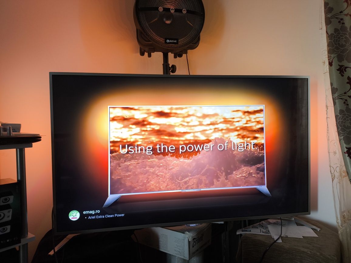 Vând Tv Philips 55PUS6561/12 -4K Ultra HD, Android TV, Ambililght