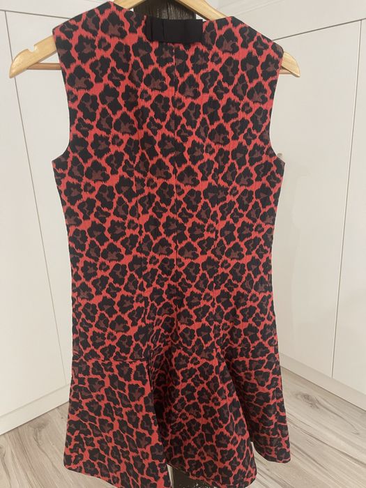 Лот рокли в червено