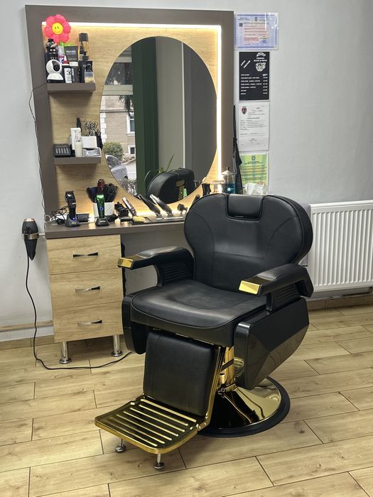 Scaun frizerie/ Barber Nou!